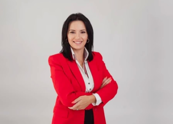 Chega candidata empresária Lúcia Loureiro à Câmara da Nazaré