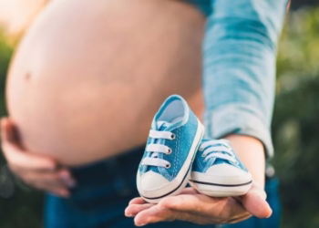 Mulheres Socialistas pedem demissão da ministra da Saúde acusando-a de abandonar grávidas
